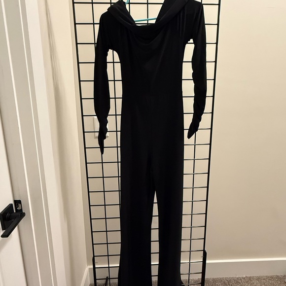 Elegant Black Long Sleeve Jumpsuit - Picture 3 of 4